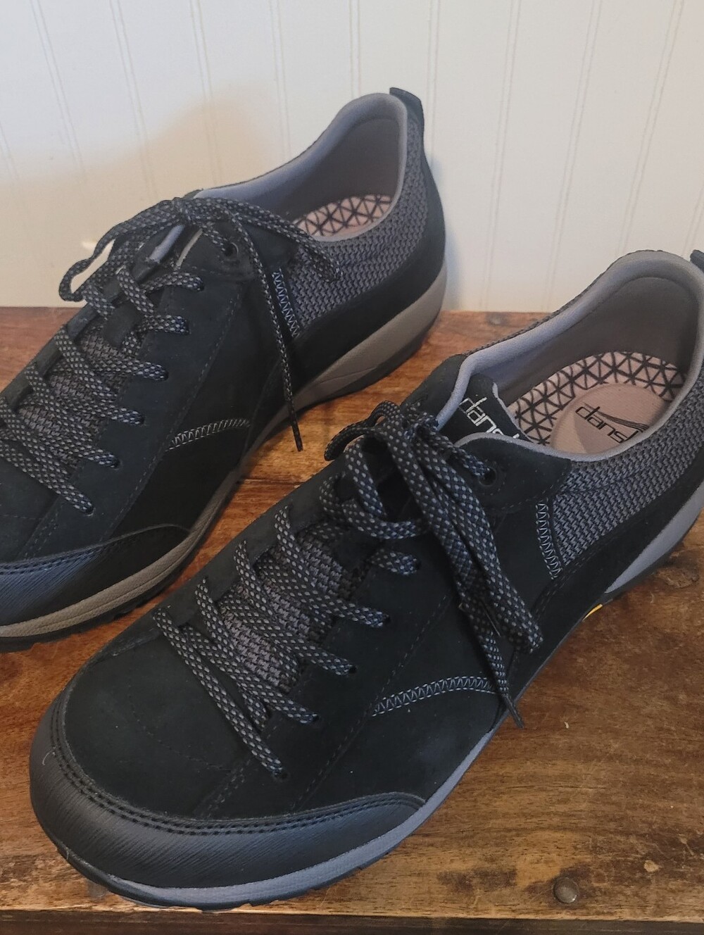 Dansko Paisley Waterproof Walking Shoes Black Suede Vibram Women's EU 43 US 12.5 - Picture 4 of 11